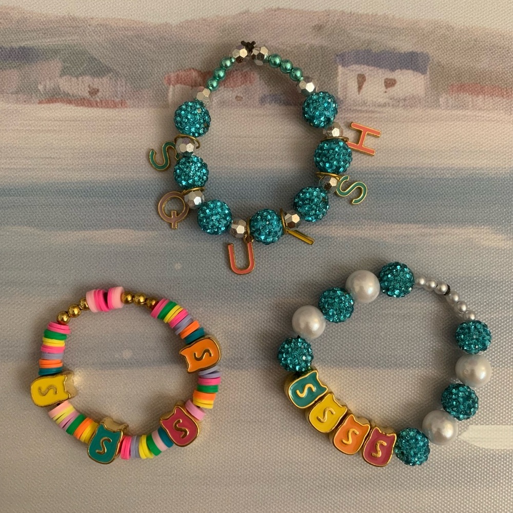 Squishmallows Stretchy Beaded Charm Bracelet Bundle
